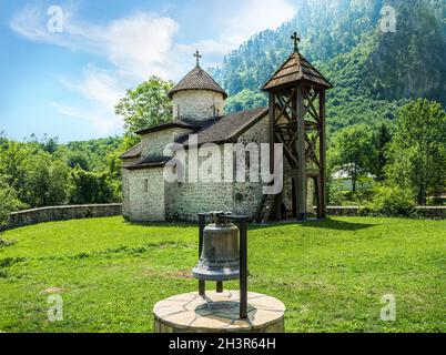 Monastère de Dobrilovina en montagne Banque D'Images