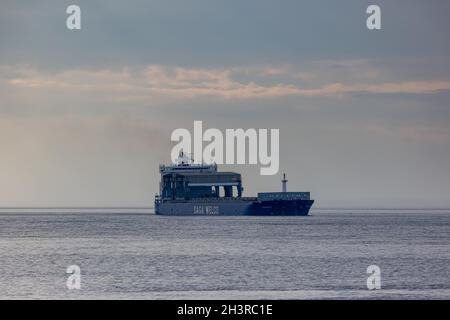 Le cargo général Panamana se dirigeant vers les quais de Royal Portbury Banque D'Images