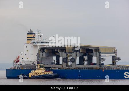 Le cargo général Panamana se dirigeant vers les quais de Royal Portbury Banque D'Images