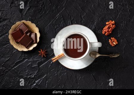 Chocolat chaud, grenaille à plat Banque D'Images