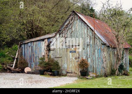 COOMBE, CORNWALL, Royaume-Uni - MAI 12 : le vieux bassin de bois à Coombe, Cornwall, le 12 mai 2021 Banque D'Images