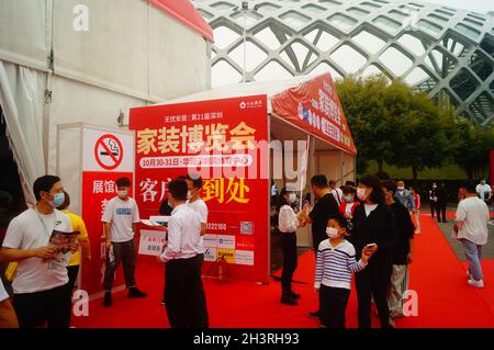 La 21e exposition de décoration à la maison de Shenzhen a eu lieu au Shenzhen Bay Sports Center, et beaucoup de gens ont assisté et commandé Banque D'Images