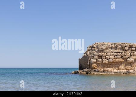 Vestiges archéologiques des anciens Empuries de la ville.Vestiges de la ville grecque et romaine en mer Banque D'Images