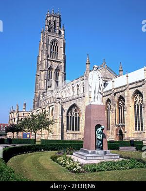 Statue de Herbert Ingram en face de l'église St. Botolph, Boston, Royaume-Uni. Banque D'Images