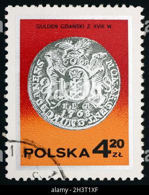 POLOGNE - VERS 1977: Un timbre imprimé en Pologne montre le roi Augustus III guilder, Gdansk, du XVIIIe siècle, vers 1977 Banque D'Images