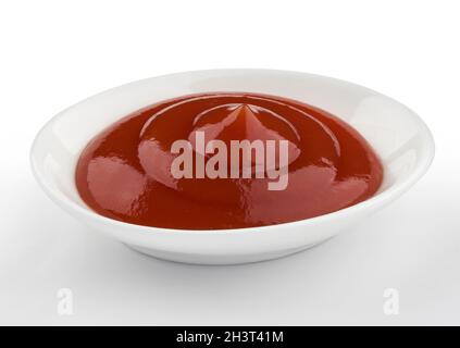 Petite portion de ketchup, sauce tomate isolée sur fond blanc Banque D'Images