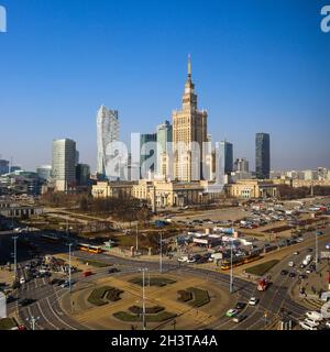 Varsovie, Pologne. Vue aérienne de la ville. Palais de la Culture et des sciences et les gratte-ciel Banque D'Images