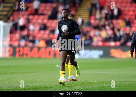 Watford, Royaume-Uni.30 octobre 2021.30 octobre 2021 ; Vicarage Road, Watford, Herts, Angleterre ;Premier League football, Watford versus Southampton; Ismala Sarr de Watford Warming UP Credit: Action plus Sports Images/Alay Live News Banque D'Images