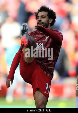 Anfield, Liverpool, Royaume-Uni.30 octobre 2021.Premier League football, Liverpool contre Brighton et Hove Albion ; Mohammed Salah de Liverpool se réchauffe crédit : action plus Sports/Alamy Live News Banque D'Images