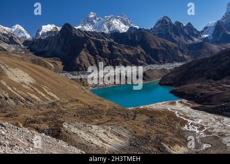 Vue de la route de Renjo la (5410m) vers l'est.Mt.Everest, Lhotse et Nuptse, Gokyo, Gokyo Lake et le glacier Ngozumpa.Solde Banque D'Images