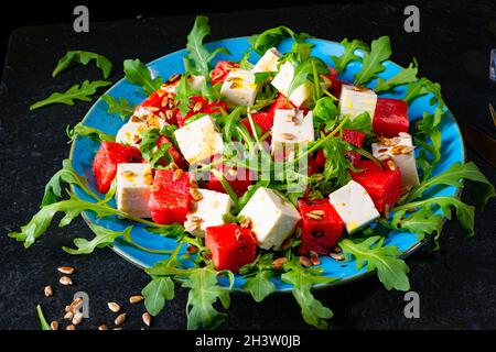 Salade de pastèque au roquette et au fromage feta Banque D'Images
