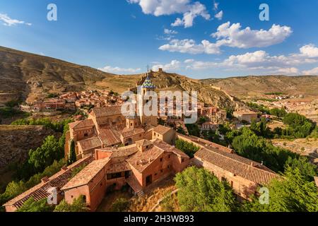 Vue imprenable sur la ville d'Albarracin à Teruel.C'est l'un des plus beaux villages d'Espagne Banque D'Images