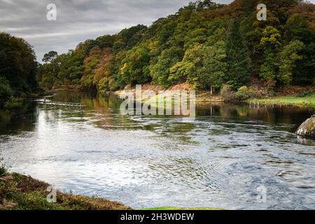 Une image HDR lumineuse de la 3 rivière Shiel en crue près d'Achacle, Ardnamurchan, Écosse, 15 octobre 2021 Banque D'Images