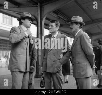 Acteurs roumains Cornel Patrichi, Ovidiu Iuliu Moldovan & Constantin Diplan pendant le tournage du film 'Detasamentul Concordia' (1981), réalisateur Francisc Munteanu Banque D'Images