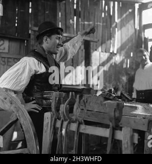 L'acteur roumain Mircea Diaconu pendant le tournage de 'Pruncul, petrolul și ardelenii' (1981), réalisateur Dan Pita Banque D'Images