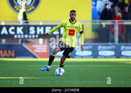 Envirovent Stadium, Harrogate, Angleterre - 30 octobre 2021 Warren Burrell (6) de Harrogate - pendant le jeu Harrogate v Bristol Rovers, EFL League 2, 2021/22, au stade Envirovent, Harrogate, Angleterre - 30 octobre 2021 Credit: Arthur Haigh/WhiteRosePhotos/Alay Live News Banque D'Images