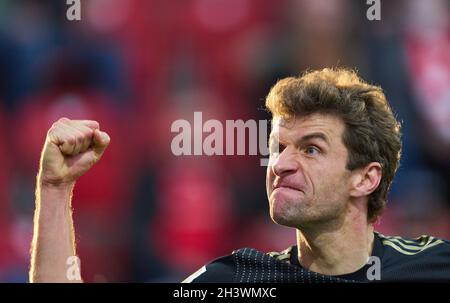 Thomas MUELLER, MÜLLER, FCB 25 fête 1-4 de Kingsley COMAN, FCB 29 dans le match 1.FC UNION BERLIN - FC BAYERN MUENCHEN 1.Ligue allemande de football le 30 octobre 2021 à Berlin, Allemagne.Saison 2021/2022, match jour 10, 1.Bundesliga, FCB, München,10.balise Spieltag.© Peter Schatz / Alamy Live News - LE RÈGLEMENT DFL INTERDIT TOUTE UTILISATION DE PHOTOGRAPHIES comme SÉQUENCES D'IMAGES et/ou QUASI-VIDÉO - Banque D'Images