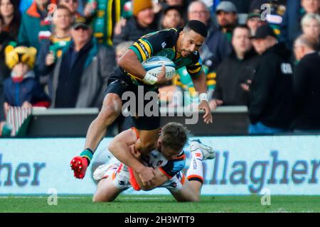 30 octobre 2021 ; Cinch Stadium at Franklin Gardens, Northampton, Angleterre ; Gallagher Premiership Rugby, Northampton Saints versus Leicester Tigers ; Courtnall Skosan of Northampton Saints Banque D'Images