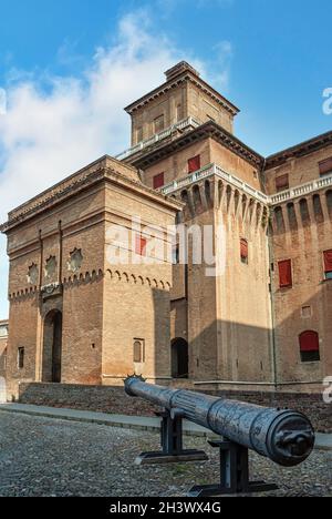 Castello Estense dans la vieille ville historique de Ferrara, Émilie-Romagne, Italie Banque D'Images