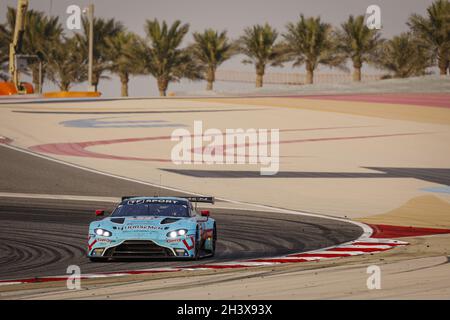 33 Keating Ben (usa), Pereira Dylan (lux), Fraga Felipe (BRA), TF Sport, Aston Martin Vantage AMR, action pendant les 6 heures de Bahreïn, 5ème manche du Championnat du monde d'endurance FIA 2021, FIA WEC, sur le circuit international de Bahreïn, du 28 au 30 octobre 2021 à Sakhir, Bahreïn - photo :François Flamand/DPPI/LiveMedia Banque D'Images