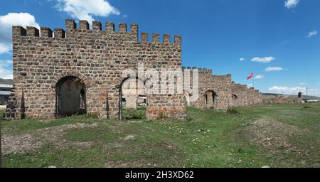 Anciens entrepôts militaires dans la ville de Sarikamis, province de Kars, Turquie Banque D'Images