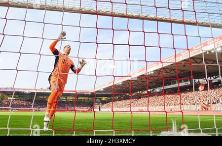 Manuel NEUER, gardien de but FCB 1 Stadion an der alten Försterei von Union Berlin, dans le match 1.FC UNION BERLIN - FC BAYERN MUENCHEN 2-5 1.Ligue allemande de football le 30 octobre 2021 à Berlin, Allemagne.Saison 2021/2022, match jour 10, 1.Bundesliga, FCB, München,10.balise Spieltag.Photographe : Peter Schatz - les RÉGLEMENTATIONS DFL INTERDISENT TOUTE UTILISATION DE PHOTOGRAPHIES comme SÉQUENCES D'IMAGES et/ou QUASI-VIDÉO - Banque D'Images