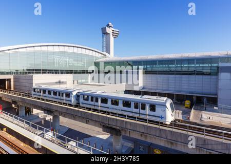 Train aérien de l'aéroport JFK de New York Banque D'Images