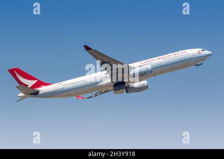 Cathay Dragon Airbus A330-300 Aircraft aéroport de Hong Kong Banque D'Images