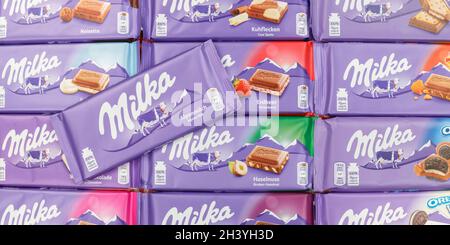 Milka chocolat chocolats différentes variétés bannière de fond Banque D'Images