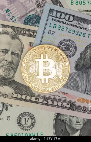 Bitcoin crypto monnaie en ligne payer de l'argent numérique crypto-monnaie US dollar économie portrait de financement Banque D'Images