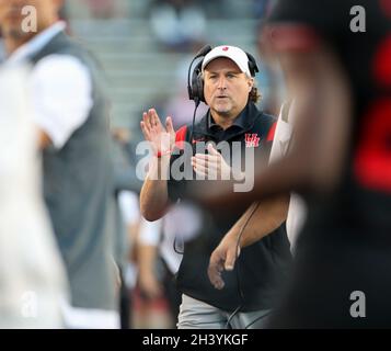 30 octobre 2021 : l'entraîneur-chef des Houston Cougars Dana Holgerson lors d'un match de football NCAA entre Houston et SMU le 30 octobre 2021 à Houston, Texas.(Image de crédit : © Scott Coleman/ZUMA Press Wire) Banque D'Images