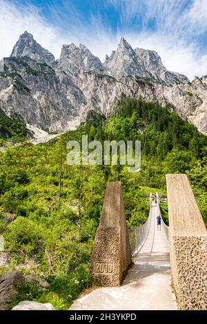 Le pont suspendu de Klausbachtaler près de Hintersee, Berchtesgaden, Allemagne Banque D'Images