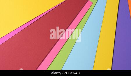 Arrière-plan abstrait et lumineux sur papier multicolore, toile de fond pour le designer Banque D'Images
