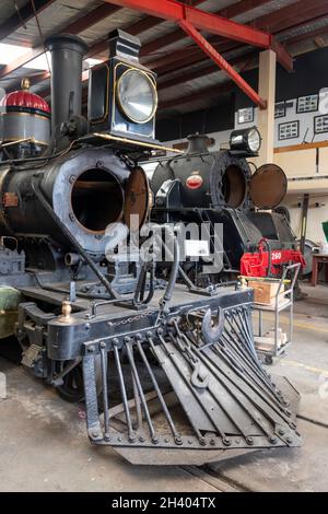 Moteurs à vapeur Rogers de classe K et J en hangar au musée historique et ferroviaire de Plains Vintage, Tinwald, Ashburton, South Island, Nouvelle-Zélande Banque D'Images