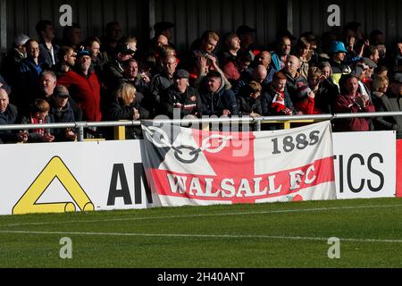 Sutton, Royaume-Uni.30 octobre 2021.Wallsall fans lors du match EFL Sky Bet League 2 entre Sutton United et Walsall à Gander Green Lane, Sutton, Angleterre, le 30 octobre 2021.Photo de Carlton Myrie.Utilisation éditoriale uniquement, licence requise pour une utilisation commerciale.Aucune utilisation dans les Paris, les jeux ou les publications d'un seul club/ligue/joueur.Crédit : UK Sports pics Ltd/Alay Live News Banque D'Images