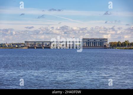 Centrale hydroélectrique d'Uglich sur la Volga.Région de Yaroslavl, Russie Banque D'Images