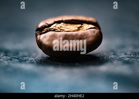 Grain de café macro, mélange torréfié avec saveur riche, meilleure boisson du matin et mélange de luxe Banque D'Images