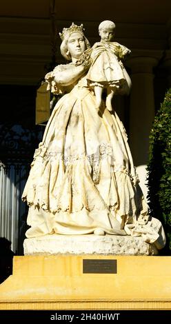 Statue d'Isabel II dans les jardins de Pedralbe, Barcelone, Catalogne, Espagne, Europe Banque D'Images