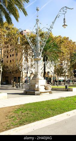 Lampadaire sur le Paseo del Arco del Triunfo, Barcelone, Catalunya, Espagne, Europe Banque D'Images