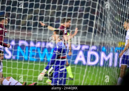 Turin, Italie.30 octobre 2021.Emil Audero de l'UC Sampdoria, pendant la série Un match entre le FC Torino et l'UC Sampdoria le 30 octobre 2021 au Stadio Grande Torino à Turin, Italie.Photo par crédit : Antonio Polia/Alay Live News Banque D'Images