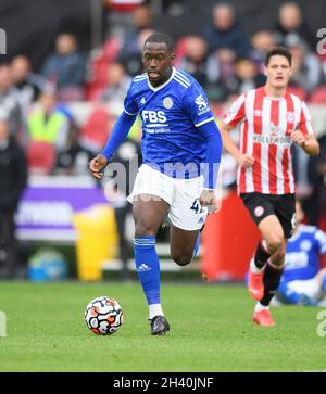 Boubakary Soumare de Leicester City pendant le match au Brentford Community Stadium.Image : Mark pain / Alamy Banque D'Images