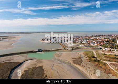 Le Crotoy à marée basse (vue aérienne)- Baie de somme Picardie France Banque D'Images