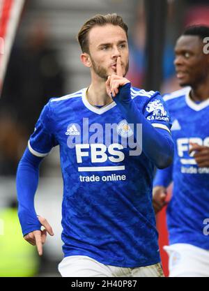 James Maddison, de Leicester City, célèbre son but lors du match au Brentford Community Stadium.Image : Mark pain / Alamy Banque D'Images