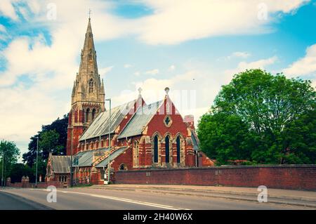 Église paroissiale de Saint Paul à Fulney, vue depuis le pont du canal de Coronation sur Holbeach Road Banque D'Images