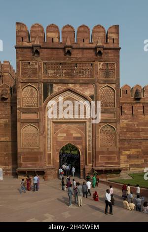 Porte principale du fort d'Agra Banque D'Images