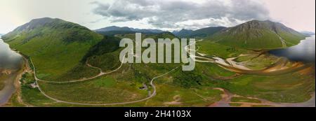 Gken Etive, Écosse - 5 août 2021 : vue panoramique aérienne du Loch Etive et de Glen Etive dans la région de Glencoe, Écosse Banque D'Images