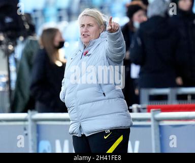 Manchester, Royaume-Uni.31 octobre 2021.Emma Hayes, directrice de Chelsea, lors du match de la coupe féminine de football américain au stade de l'Académie, à Manchester.Le crédit photo devrait se lire: Andrew Yates/Sportimage crédit: Sportimage/Alay Live News Banque D'Images