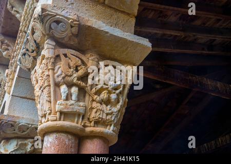 Capitale de l'atrium. Église Nuestra Señora de la Asunción. Duraton, province de Segovia, Castilla Leon, Espagne. Banque D'Images