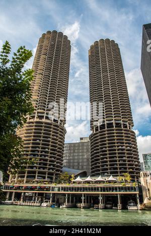 Célèbres tours jumelles de Marina City à Chicago, États-Unis Banque D'Images