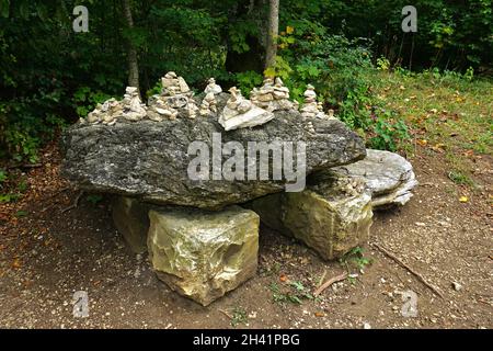 Bloc erratique dans le Parc naturel du Haut Danube près d'Inzigkofen, Allemagne Banque D'Images